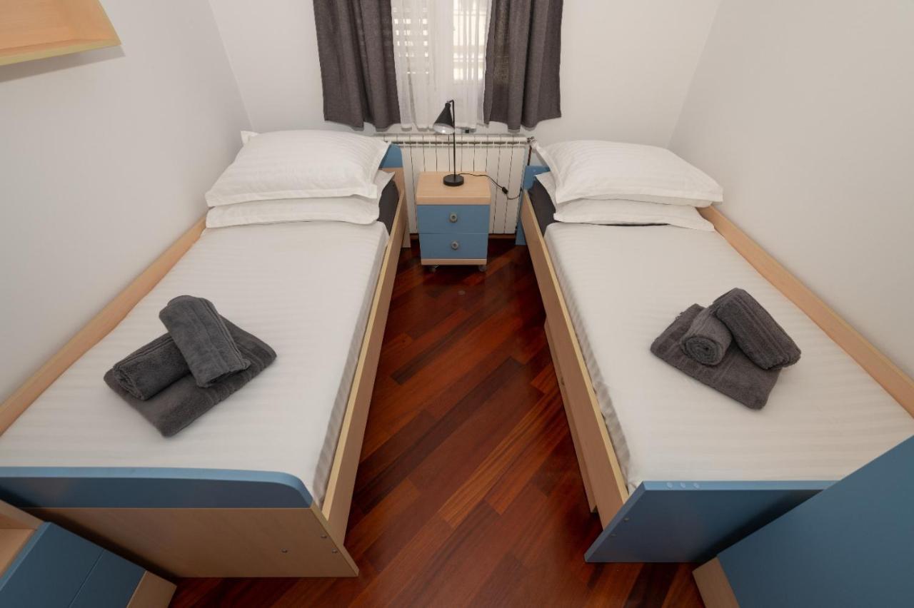 Apartments Luka Toni Krvavica Ngoại thất bức ảnh