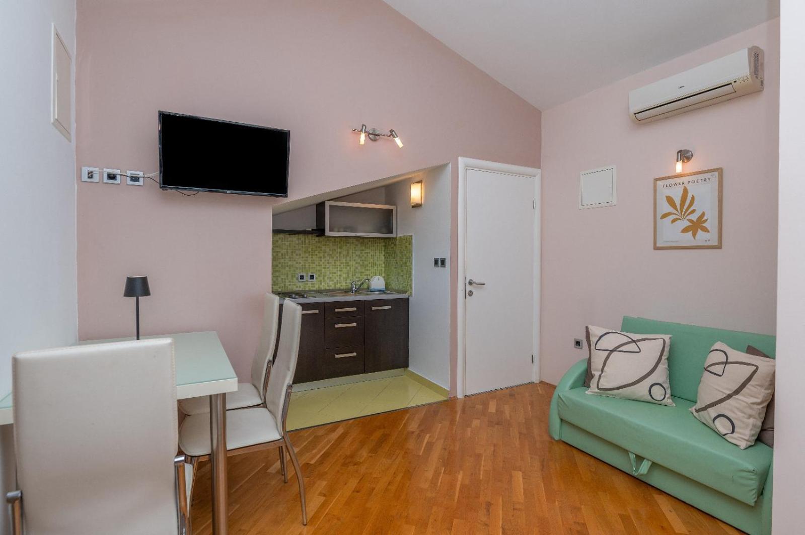 Apartments Luka Toni Krvavica Ngoại thất bức ảnh