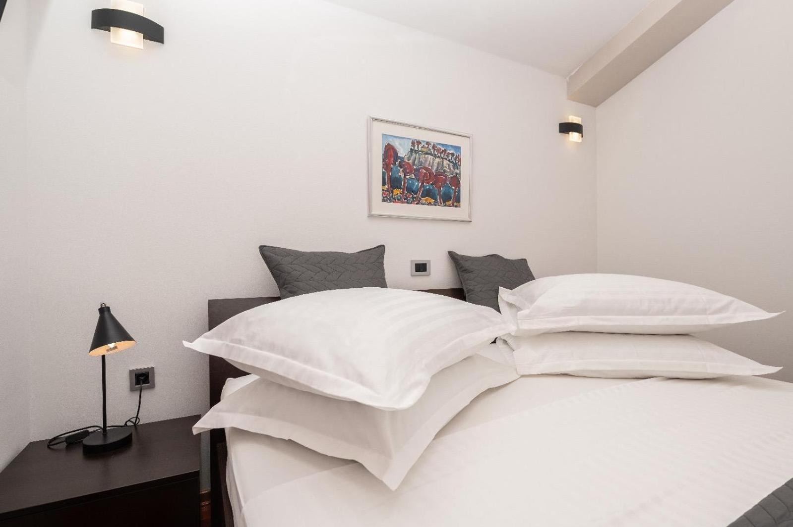 Apartments Luka Toni Krvavica Ngoại thất bức ảnh
