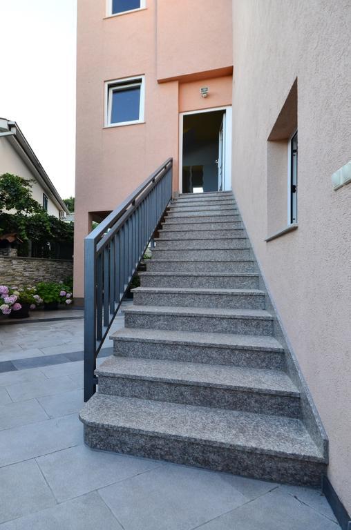 Apartments Luka Toni Krvavica Ngoại thất bức ảnh